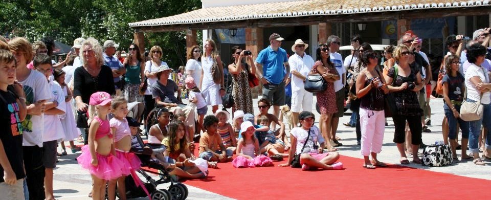 Algarve International Fair people and stands