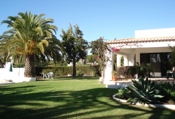 Villa for sale Vale de Milho Carvoeiro Algarve - Meravista Ref 122234 - garden