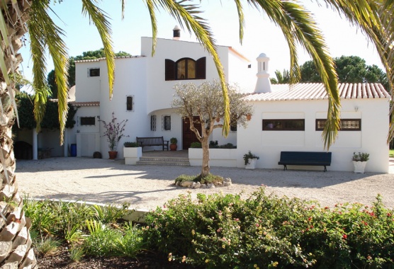 Villa for sale Vale de Milho Carvoeiro Algarve - Meravista Ref 122234 - Front