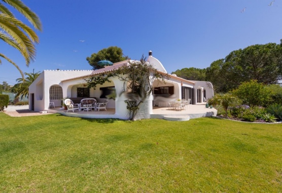 Villa for sale Vale de Milho Carvoeiro Algarve - Meravista Ref 122234 - rear garden