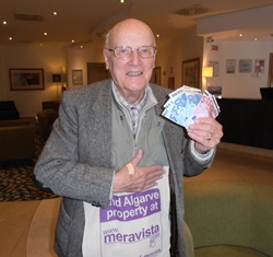 Richard Meravista Christmas Competition cash winner