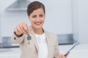 Portugal agent handing over the keys