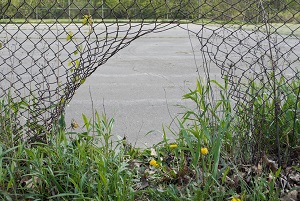 Fence maintenance