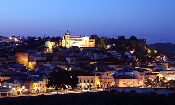 Silves town by night